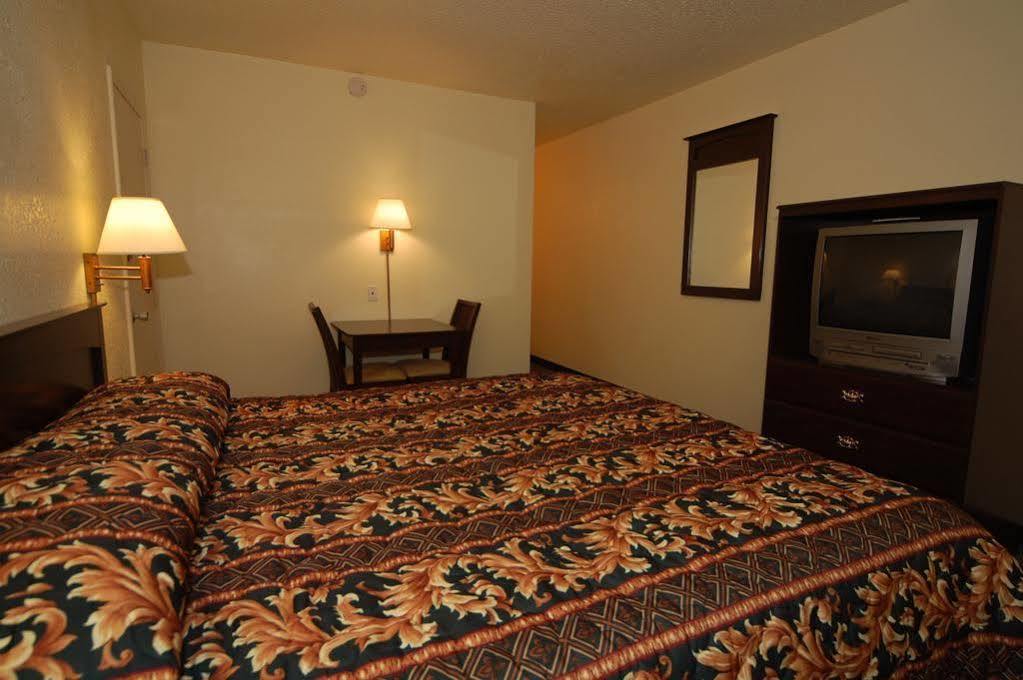 HOTEL RODEWAY INN CONFERENCE CENTER BEAUMONT TX 2 United States